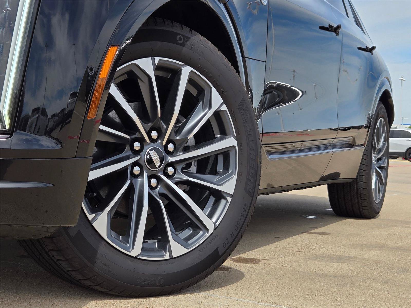 New 2026 Cadillac Lyriq Premium Luxury AWD/4WD image 8