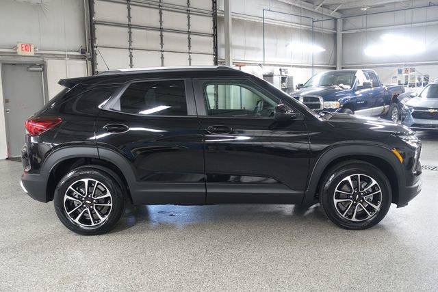 New 2026 Chevrolet TrailBlazer LT w/ LT Cold Weather Package FWD image 8