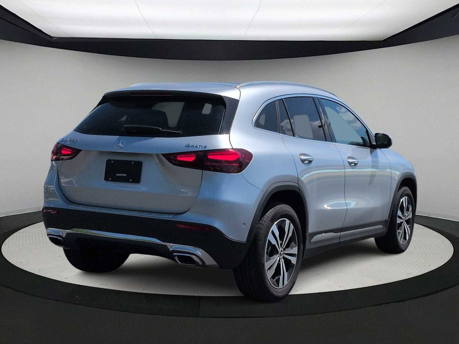 Used 2026 Mercedes-Benz GLA 250 4MATIC image 8