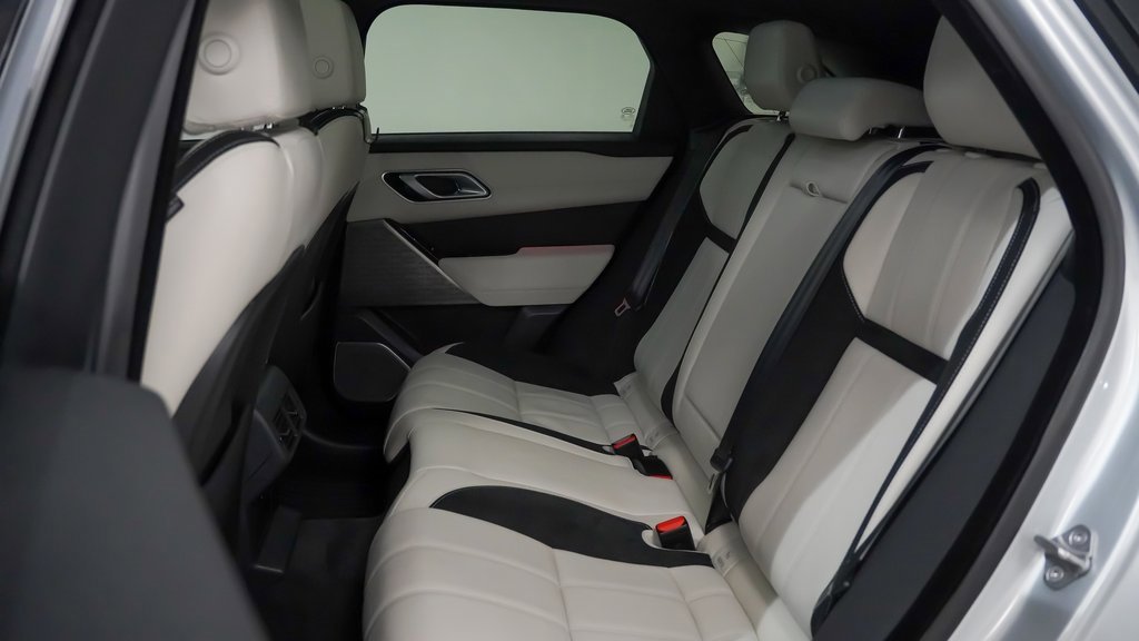 Used 2022 Land Rover Range Rover Velar R-Dynamic S image 17