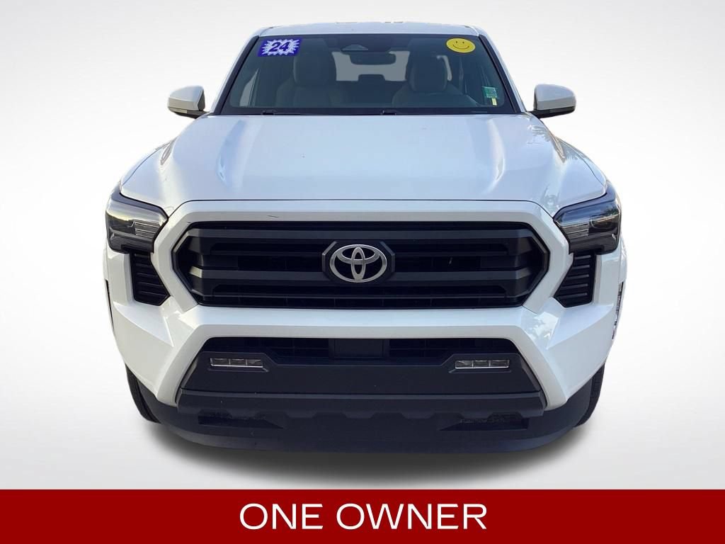 Used 2024 Toyota Tacoma SR5 AWD/4WD image 2