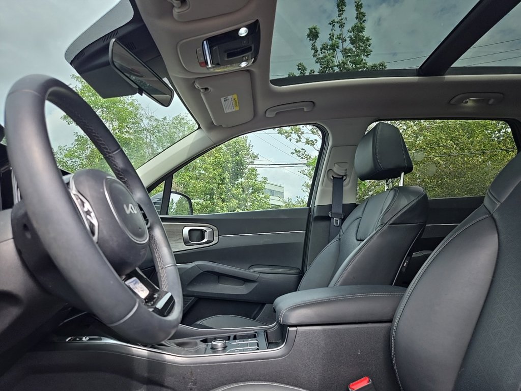 Certified 2023 Kia Sorento S w/ Panoramic Sunroof Package AWD/4WD image 30