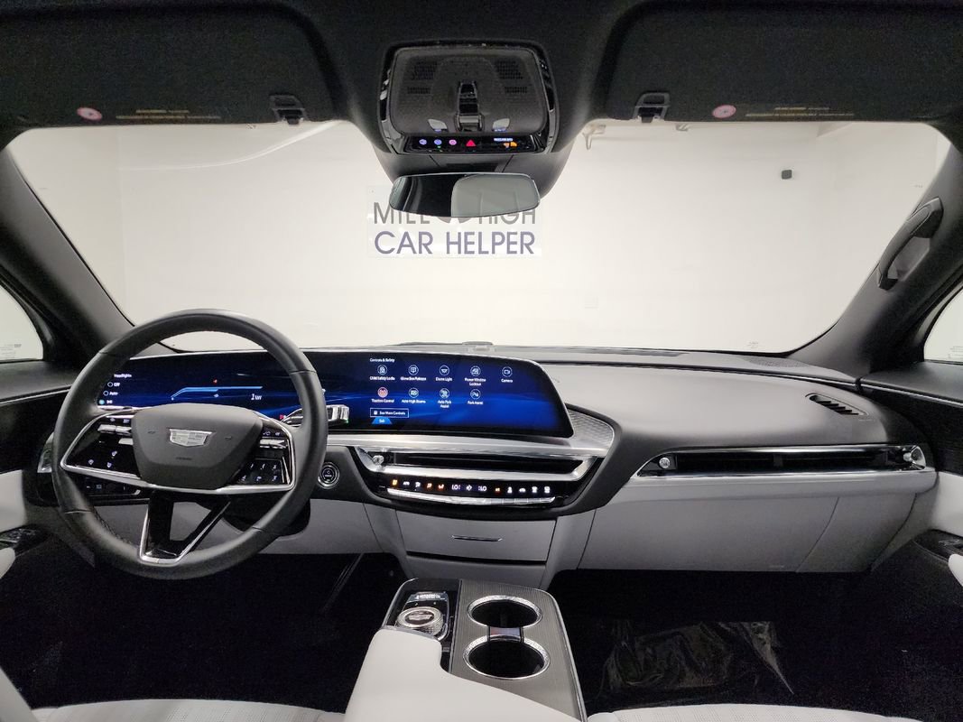 Used 2024 Cadillac Lyriq Sport image 10