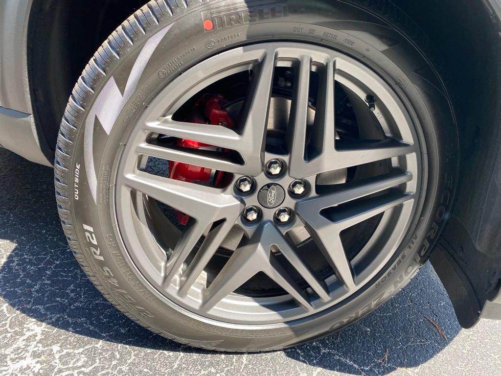 New 2026 Ford Explorer ST-Line w/ ST-Line Street Pack AWD/4WD image 2