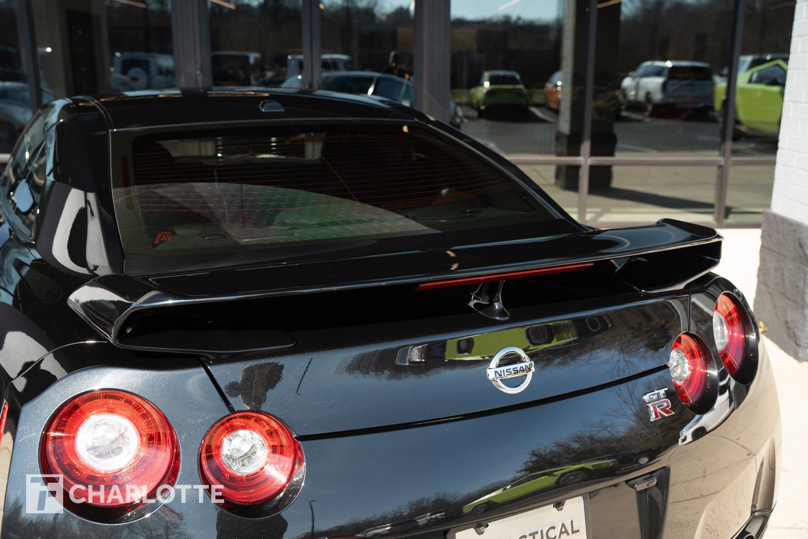 Used 2015 Nissan GT-R Premium image 16
