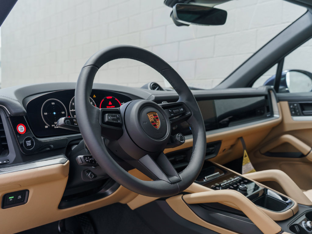 New 2026 Porsche Cayenne E-Hybrid AWD/4WD image 4