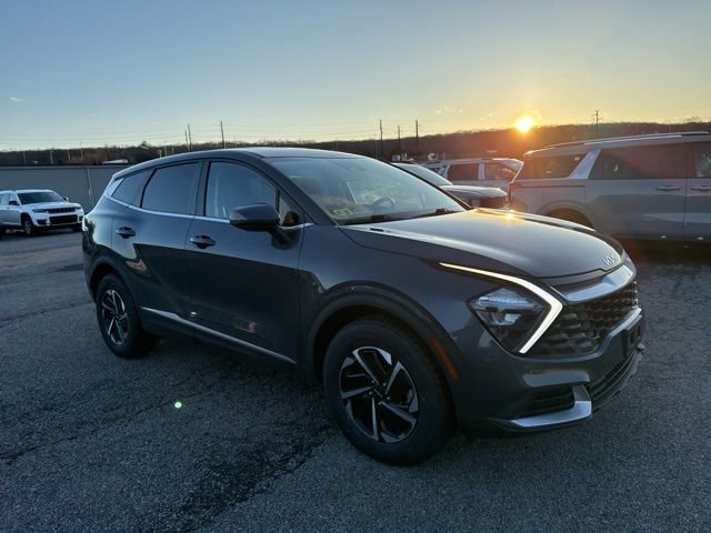 Used 2023 Kia Sportage LX image 2