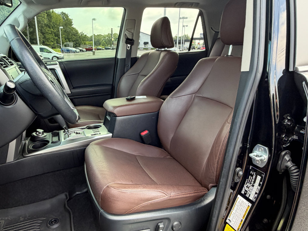 Used 2023 Toyota 4Runner Limited AWD/4WD image 40