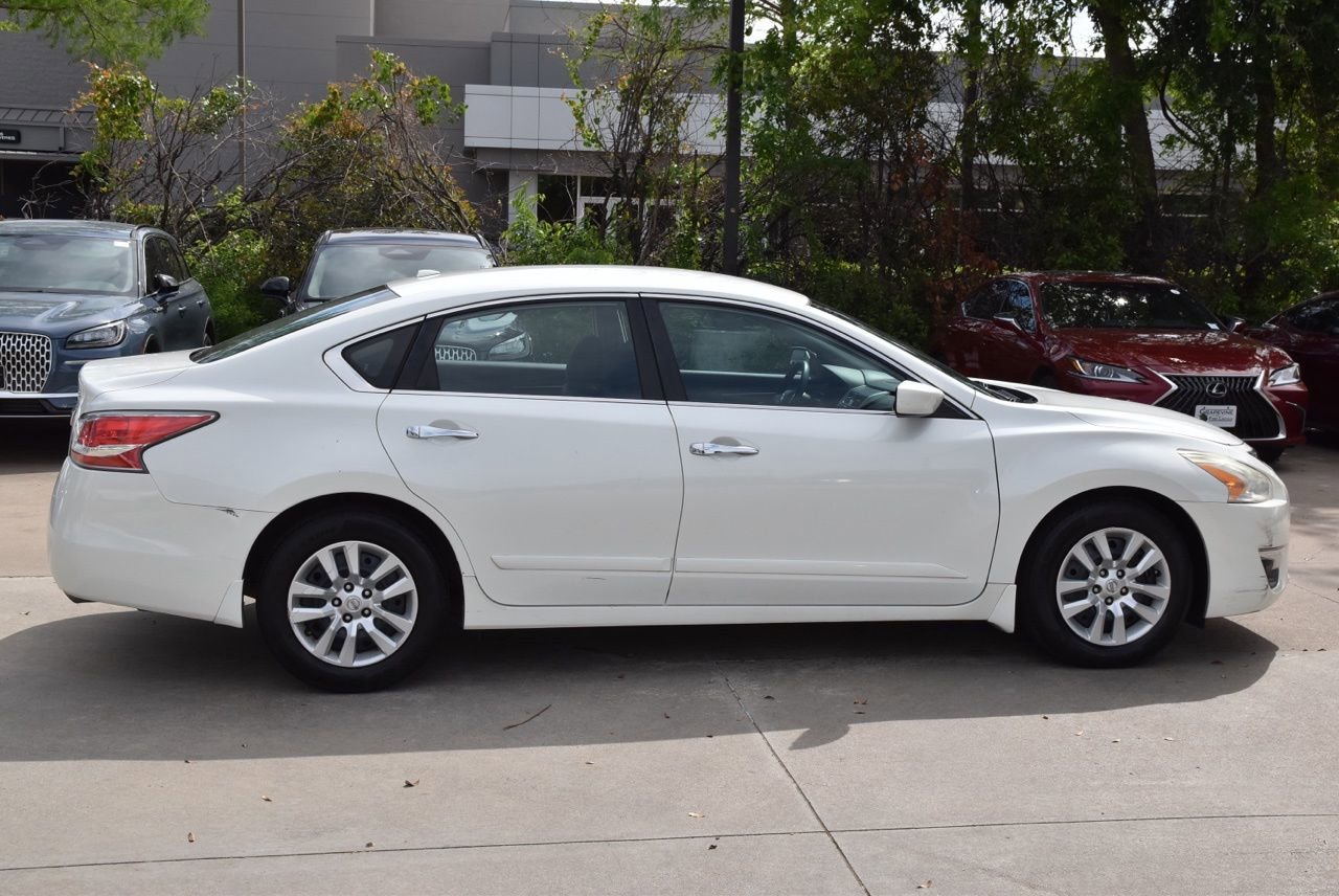Used 2015 Nissan Altima 2.5 S w/ Power Driver Seat Package FWD image 6