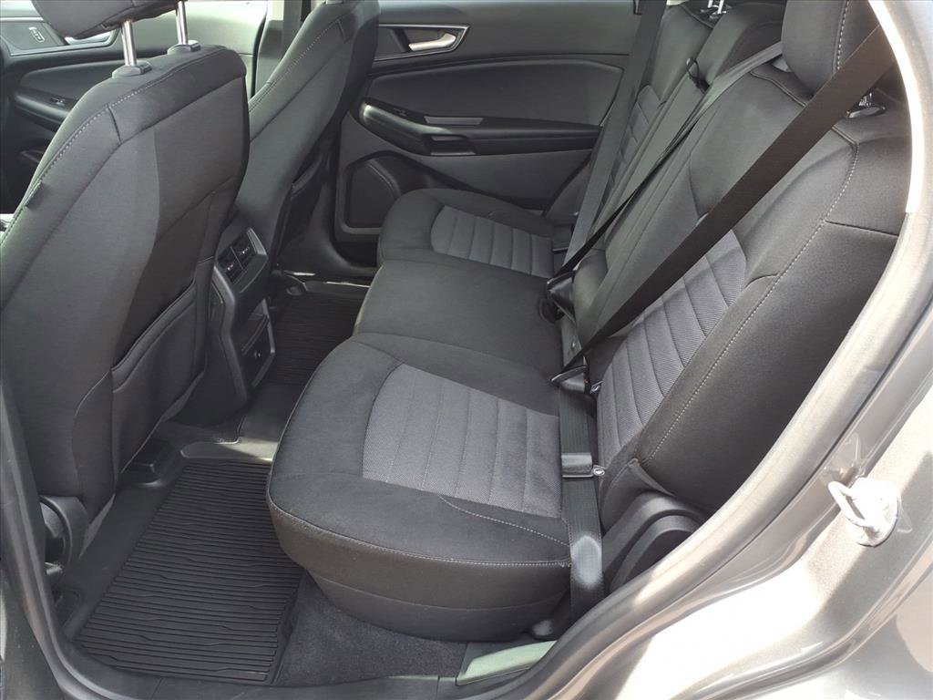 Certified 2024 Ford Edge SE image 6