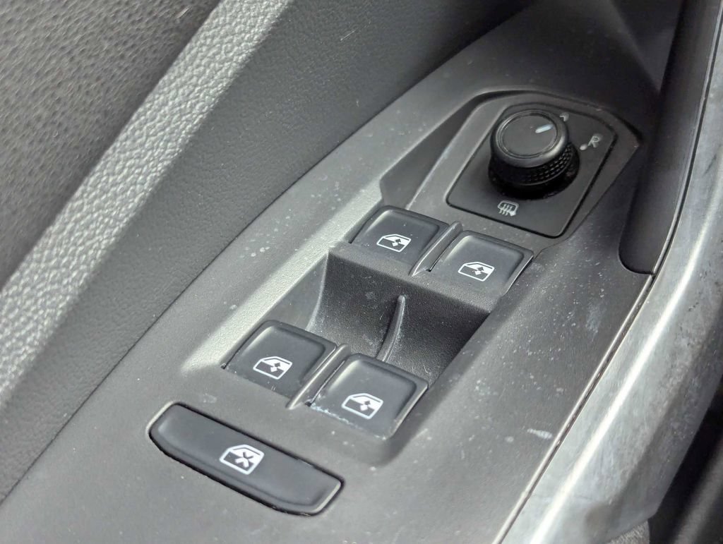 Used 2019 Volkswagen Jetta R-Line FWD image 23