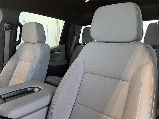 Used 2025 Chevrolet Silverado 1500 LT AWD/4WD image 25