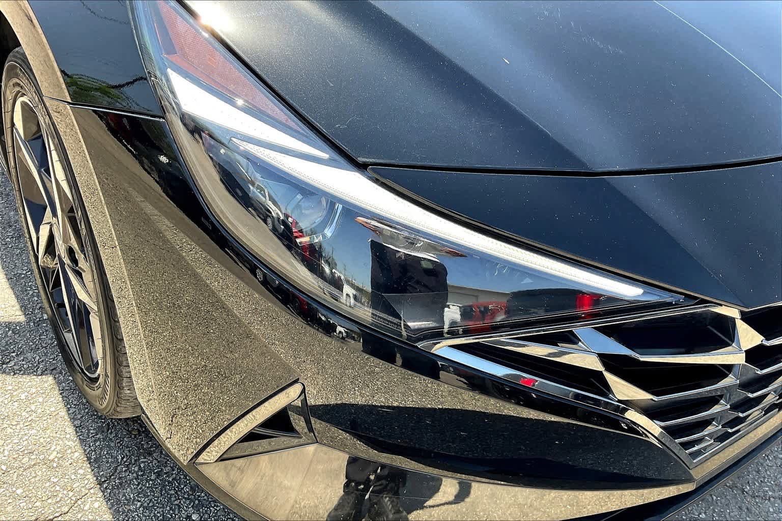 Used 2021 Hyundai Elantra Limited FWD image 28