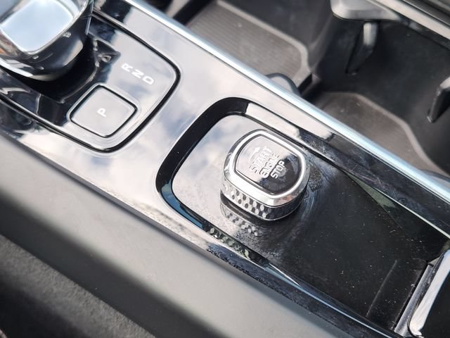 Used 2025 Volvo XC60 B5 Ultra w/ Protection Package Premier AWD/4WD image 8