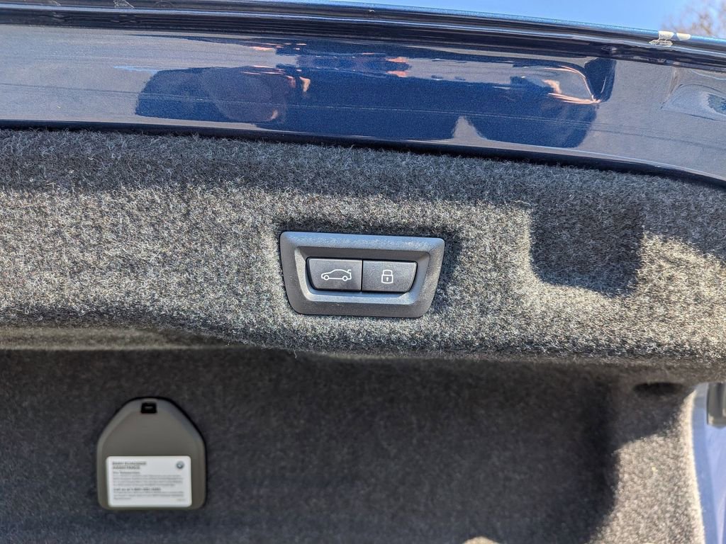 Used 2026 BMW 550e xDrive w/ Executive Package image 22