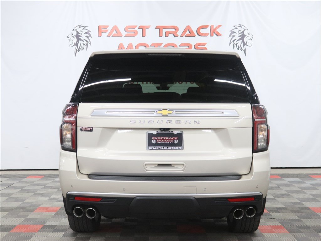 Used 2022 Chevrolet Suburban High Country AWD/4WD image 5