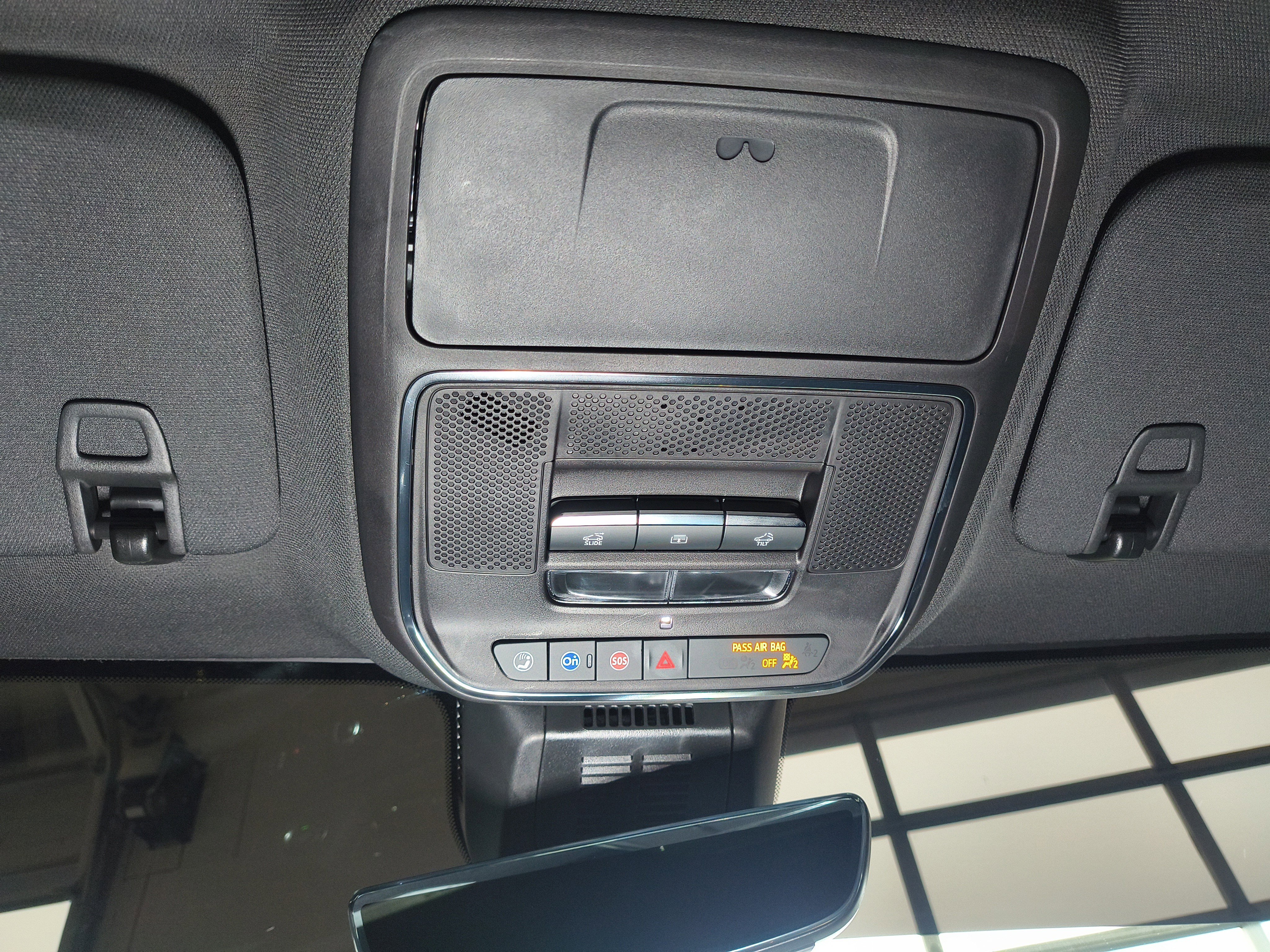 Used 2025 Chevrolet Equinox RS w/ Safety and Technology Package image 16