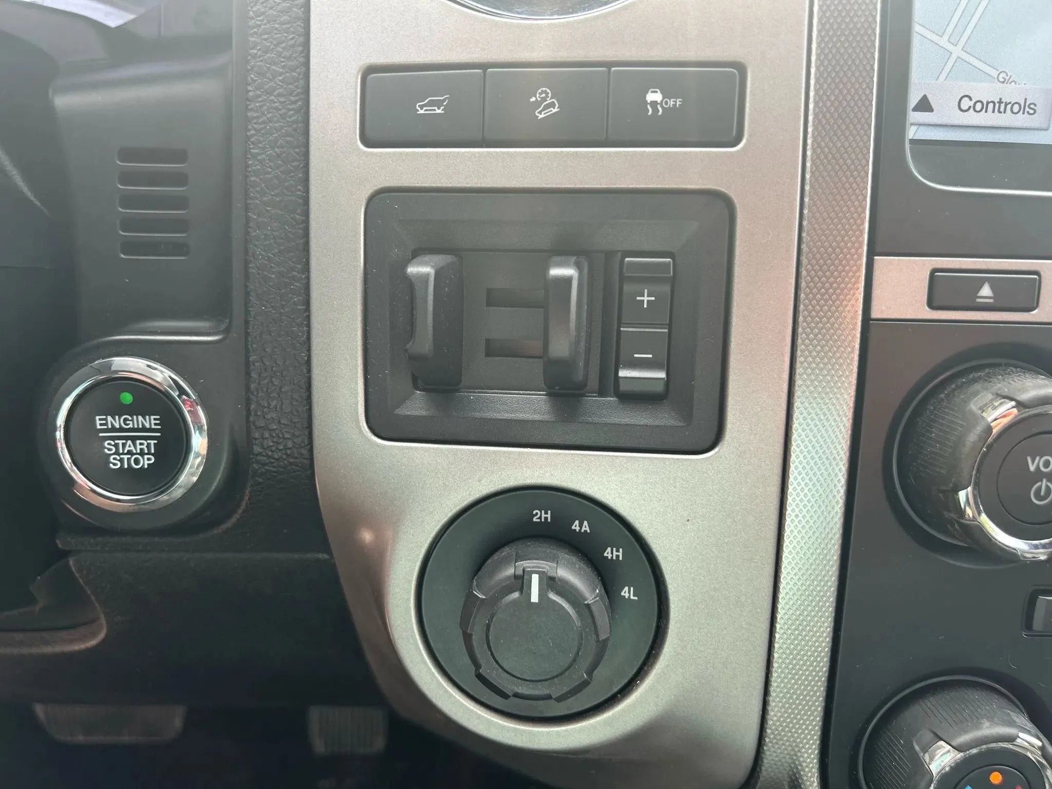 Used 2017 Ford Expedition Limited w/ Equipment Group 301A image 22