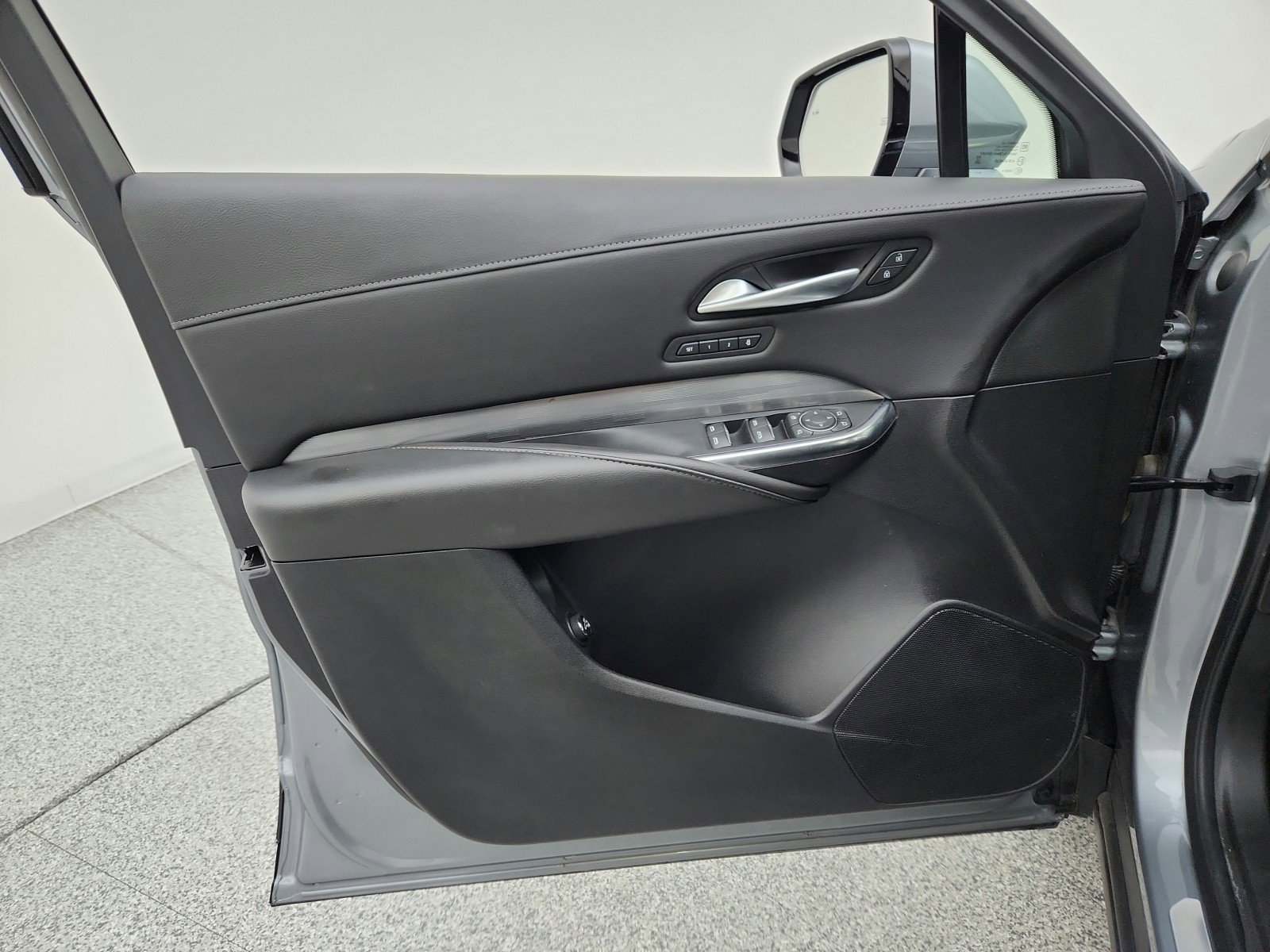 Used 2025 Cadillac XT4 Premium Luxury FWD image 21