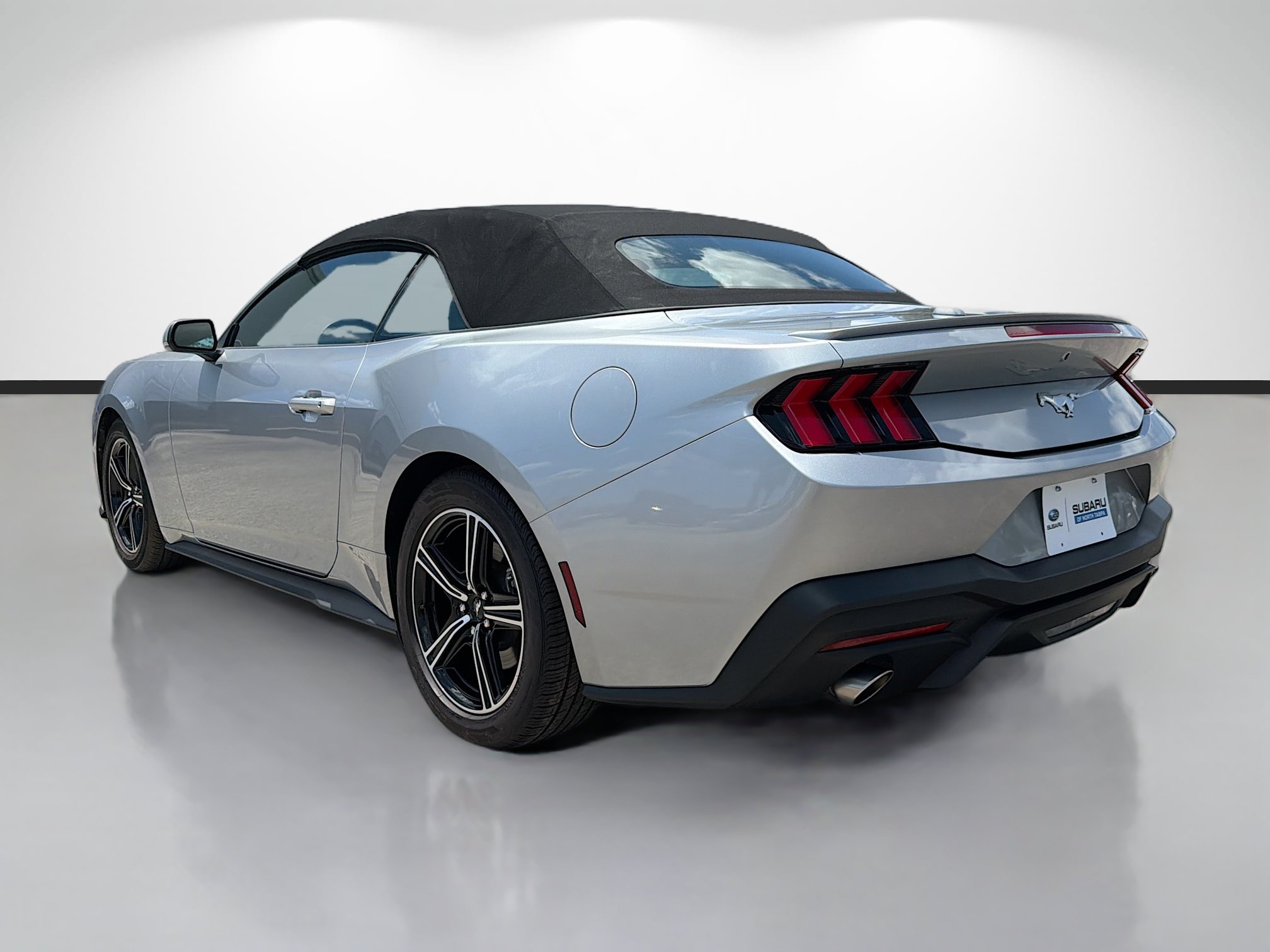 Used 2024 Ford Mustang Premium RWD image 5