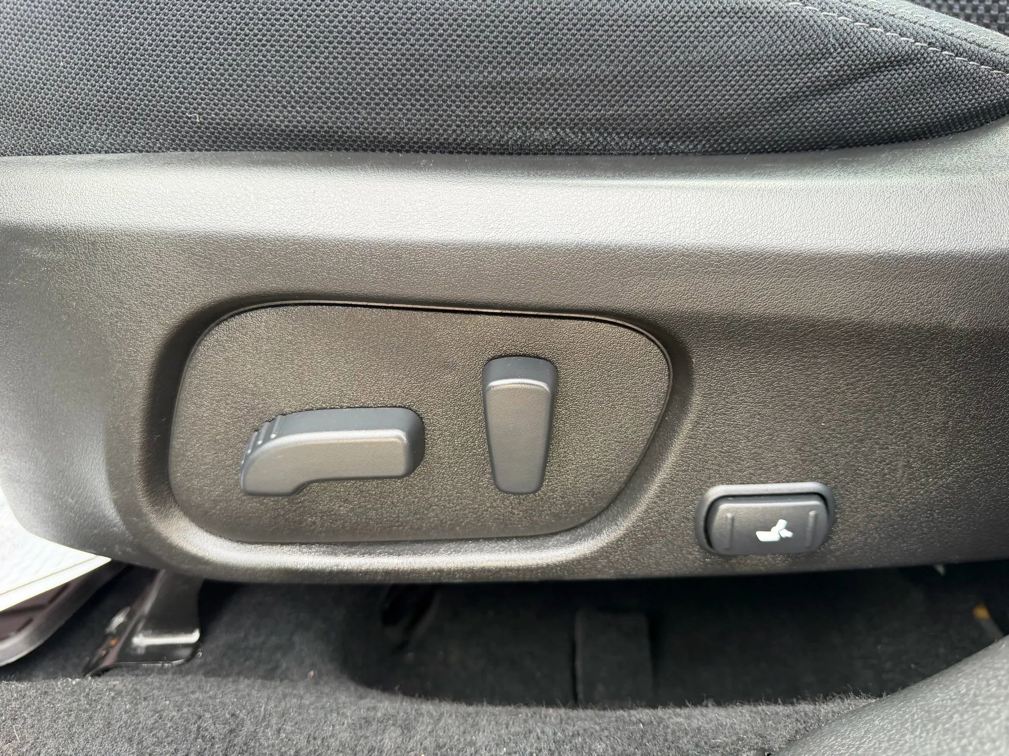 Used 2015 Subaru Forester 2.5i Premium w/ All-Weather Package image 30