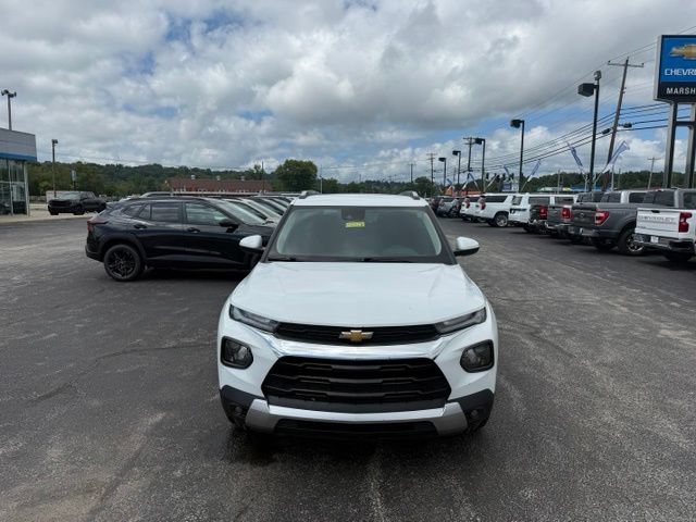 Used 2023 Chevrolet TrailBlazer LT w/ Convenience Package AWD/4WD image 3