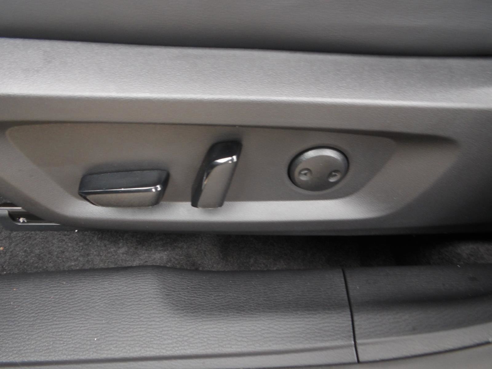 New 2026 Mitsubishi Outlander SE image 15