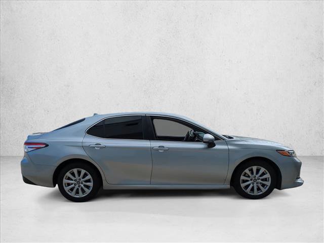Used 2019 Toyota Camry LE image 4