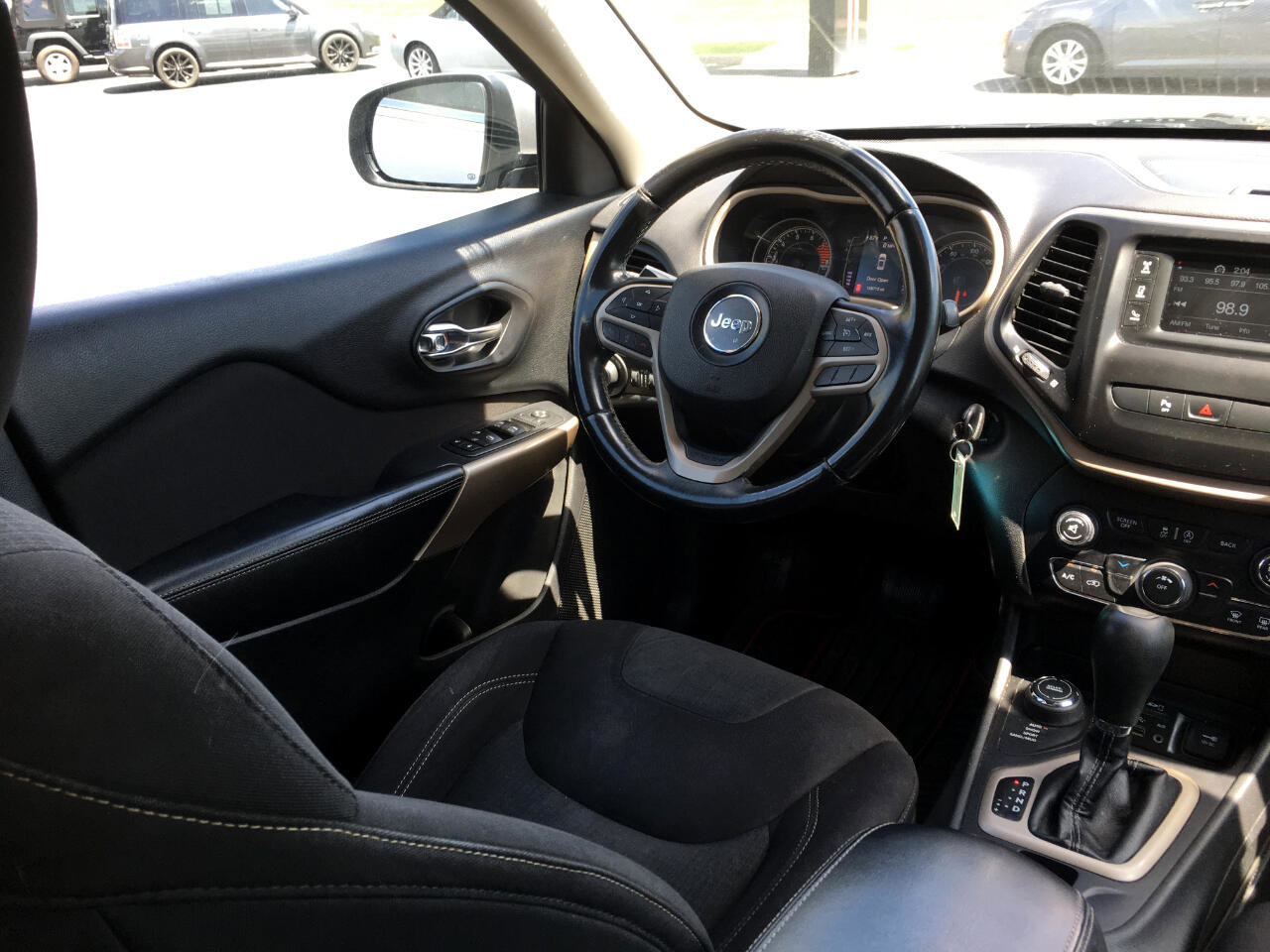 Used 2017 Jeep Cherokee Latitude w/ Safety/Convenience Group image 12