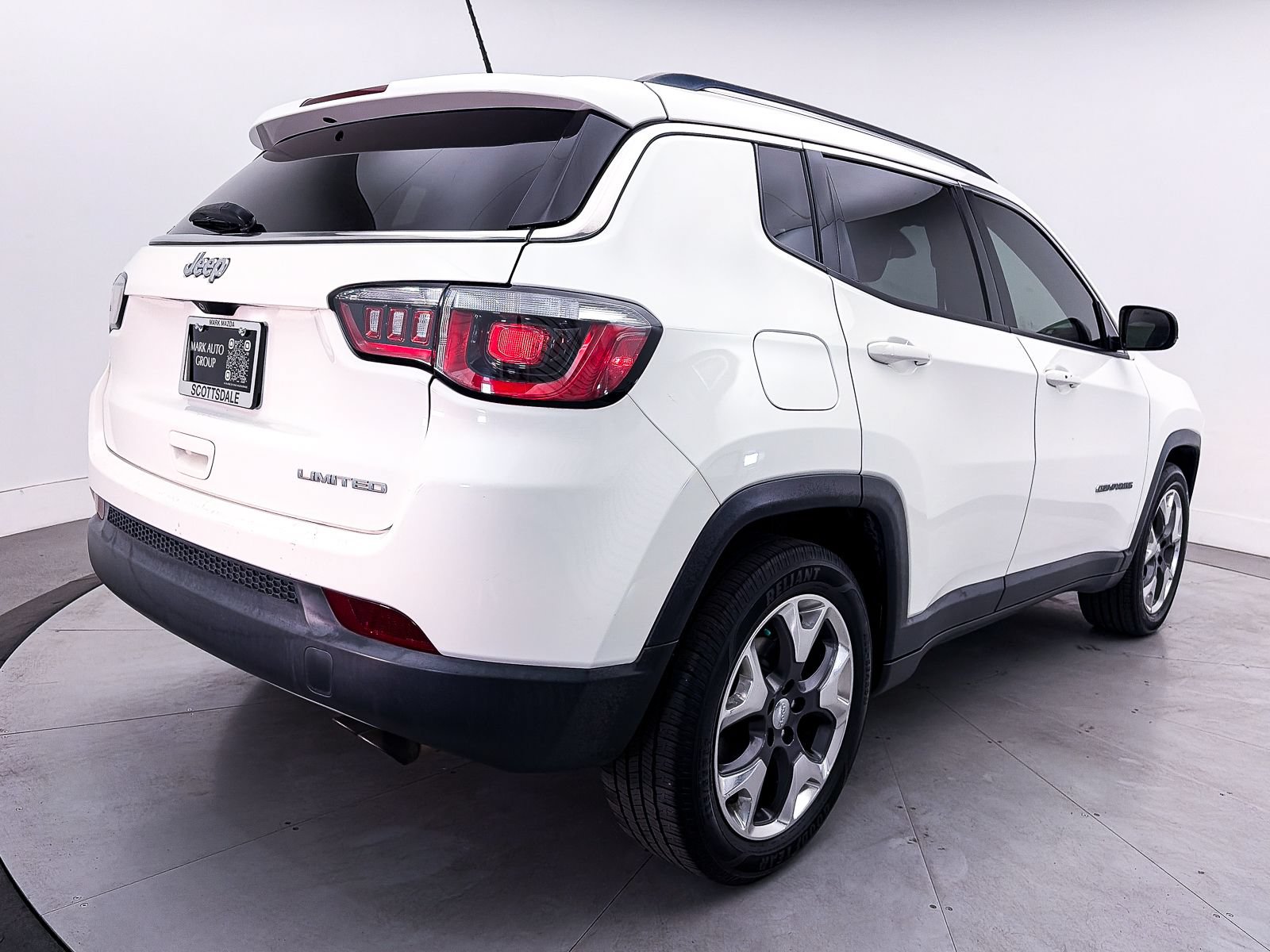 Used 2019 Jeep Compass Limited FWD image 9