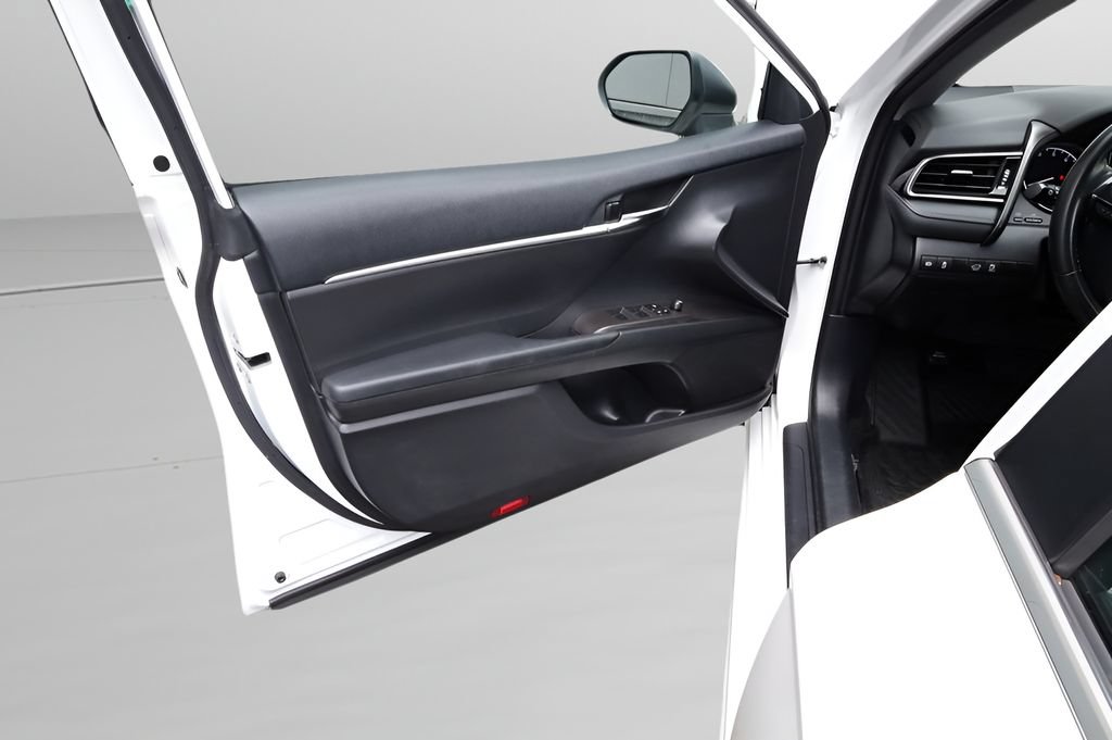 Certified 2023 Toyota Camry SE FWD image 15