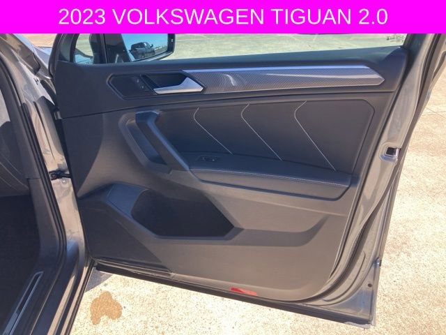 Used 2023 Volkswagen Tiguan SE R-Line image 9