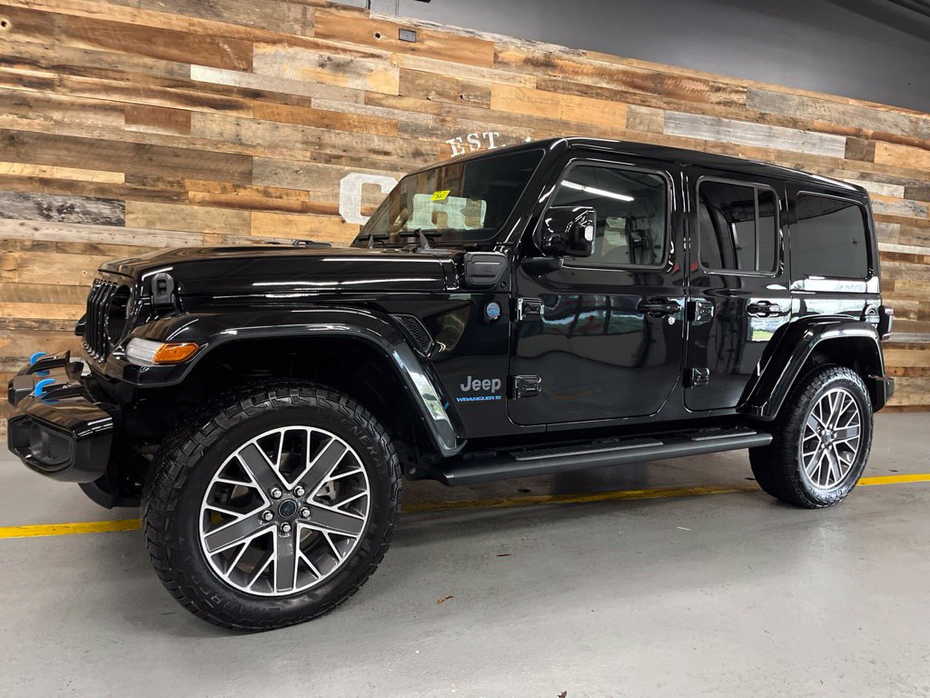 Used 2024 Jeep Wrangler High Altitude AWD/4WD image 19