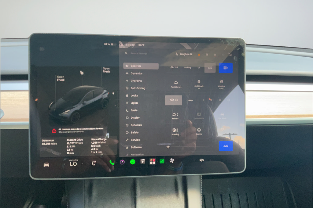 Used 2025 Tesla Model Y Performance AWD/4WD image 16