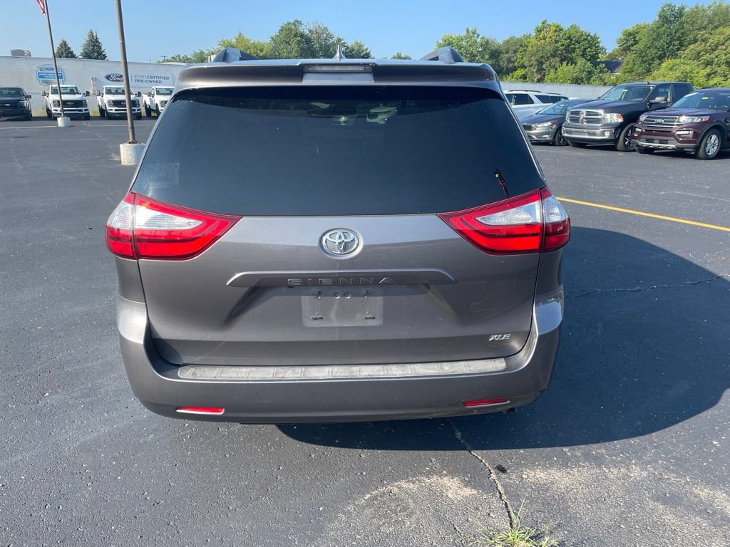Used 2018 Toyota Sienna XLE FWD image 6