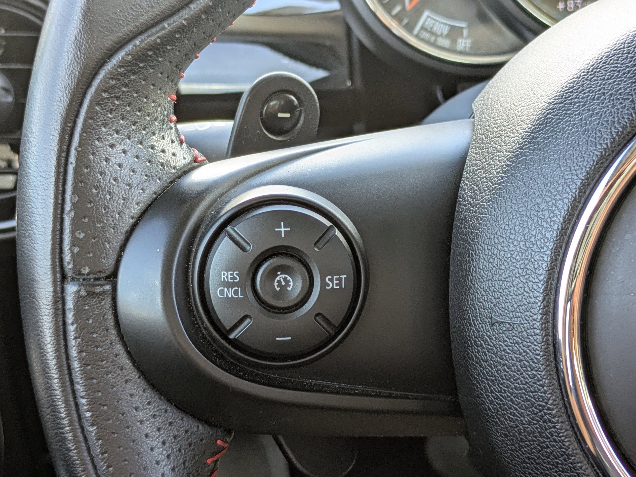 Used 2019 MINI Cooper S w/ Premium Package image 30