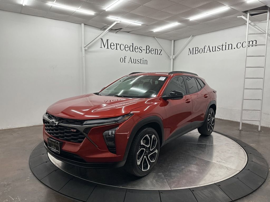 Used 2024 Chevrolet Trax RS w/ Sunroof Package image 3