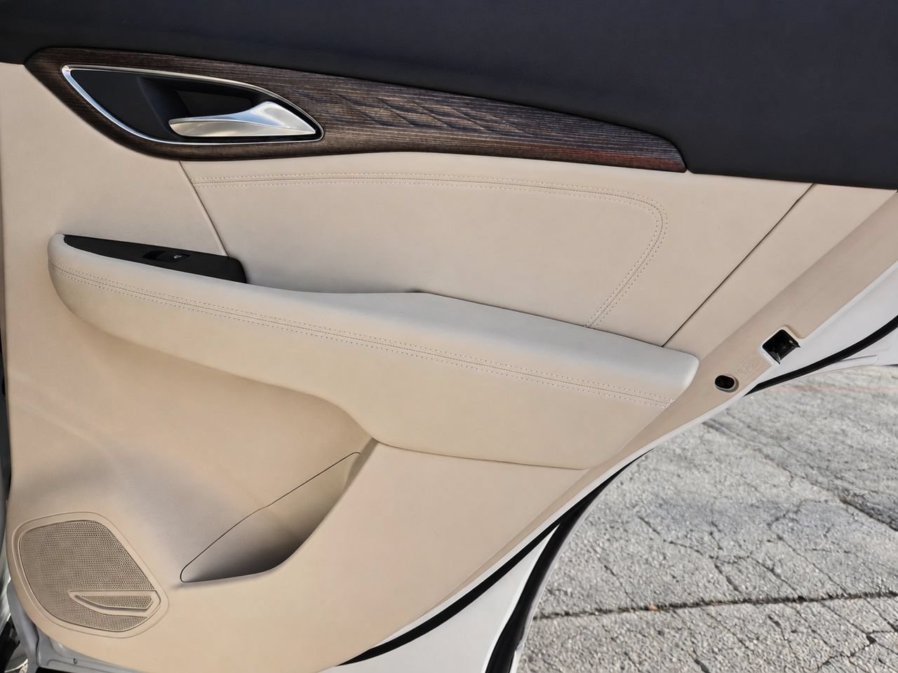Used 2021 Buick Envision Avenir FWD image 41