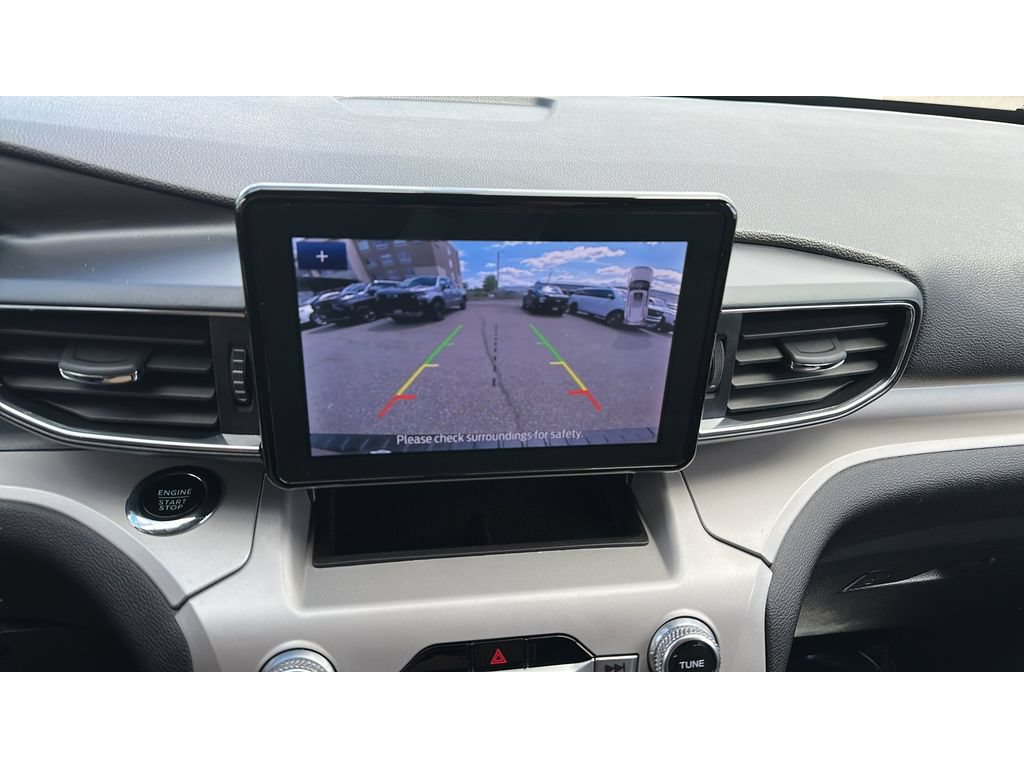 Used 2024 Ford Explorer XLT w/ Equipment Group 202A AWD/4WD image 15