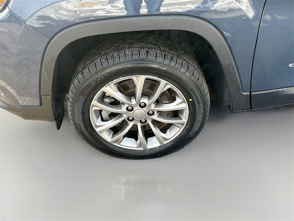 Used 2022 Jeep Cherokee Latitude Lux w/ Sun & Sound Group image 22