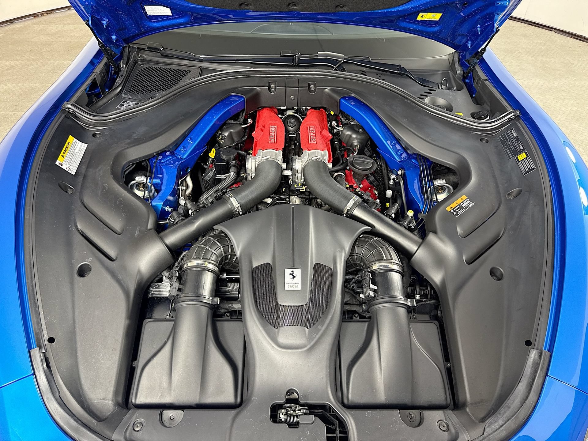 Certified 2025 Ferrari Roma Spider RWD image 21