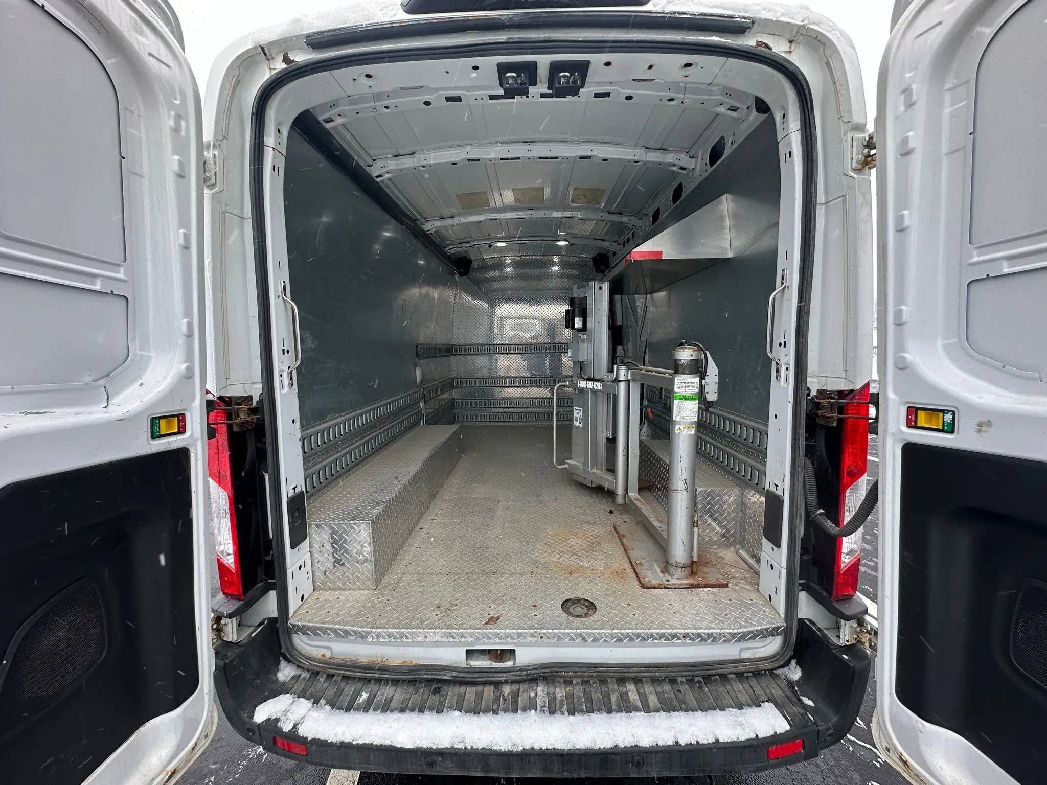 Used 2019 Ford Transit 250 148 Medium Roof image 9