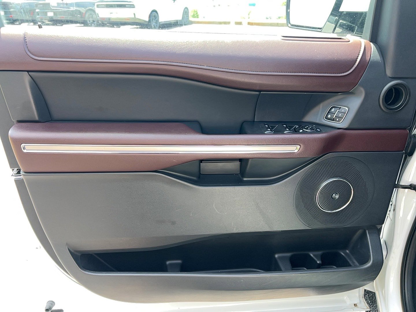 Used 2024 Ford Expedition Max Limited AWD/4WD image 12