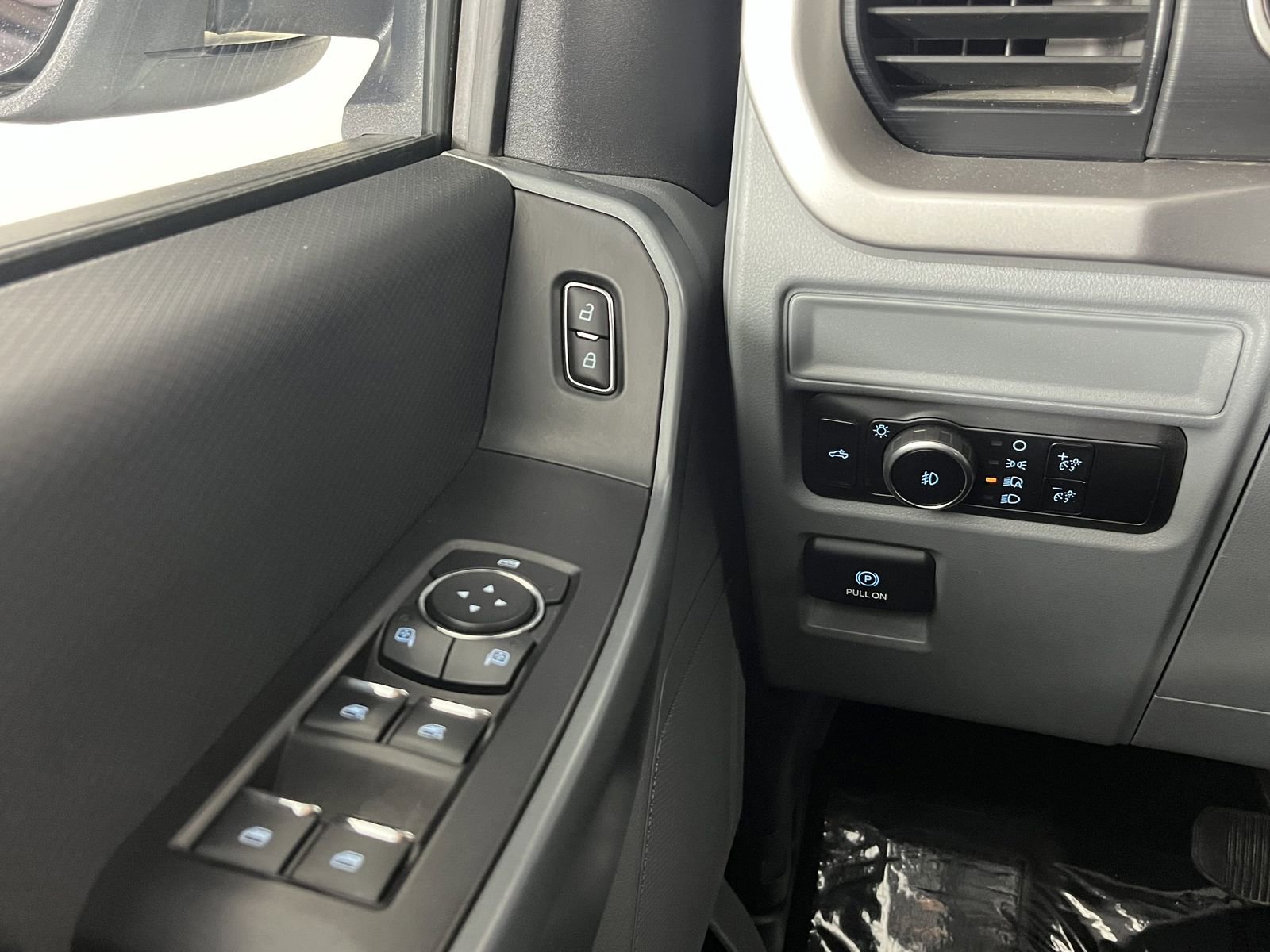 Used 2023 Ford F150 XLT w/ Trailer Tow Package image 25