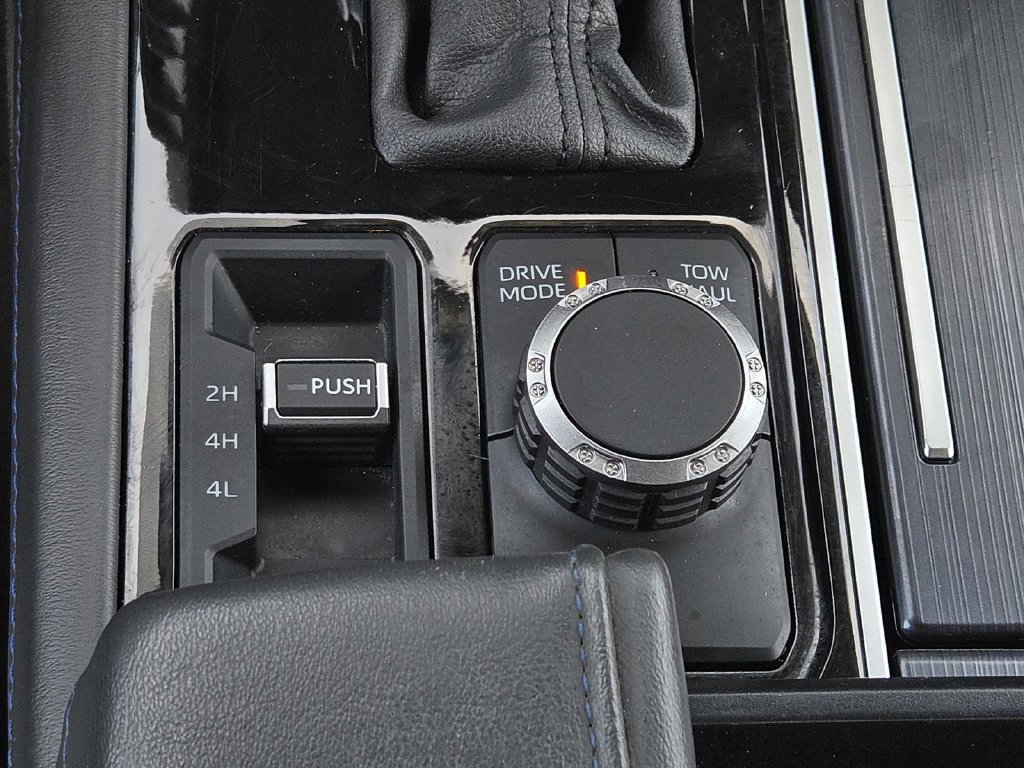 Used 2025 Toyota Tundra Platinum AWD/4WD image 31