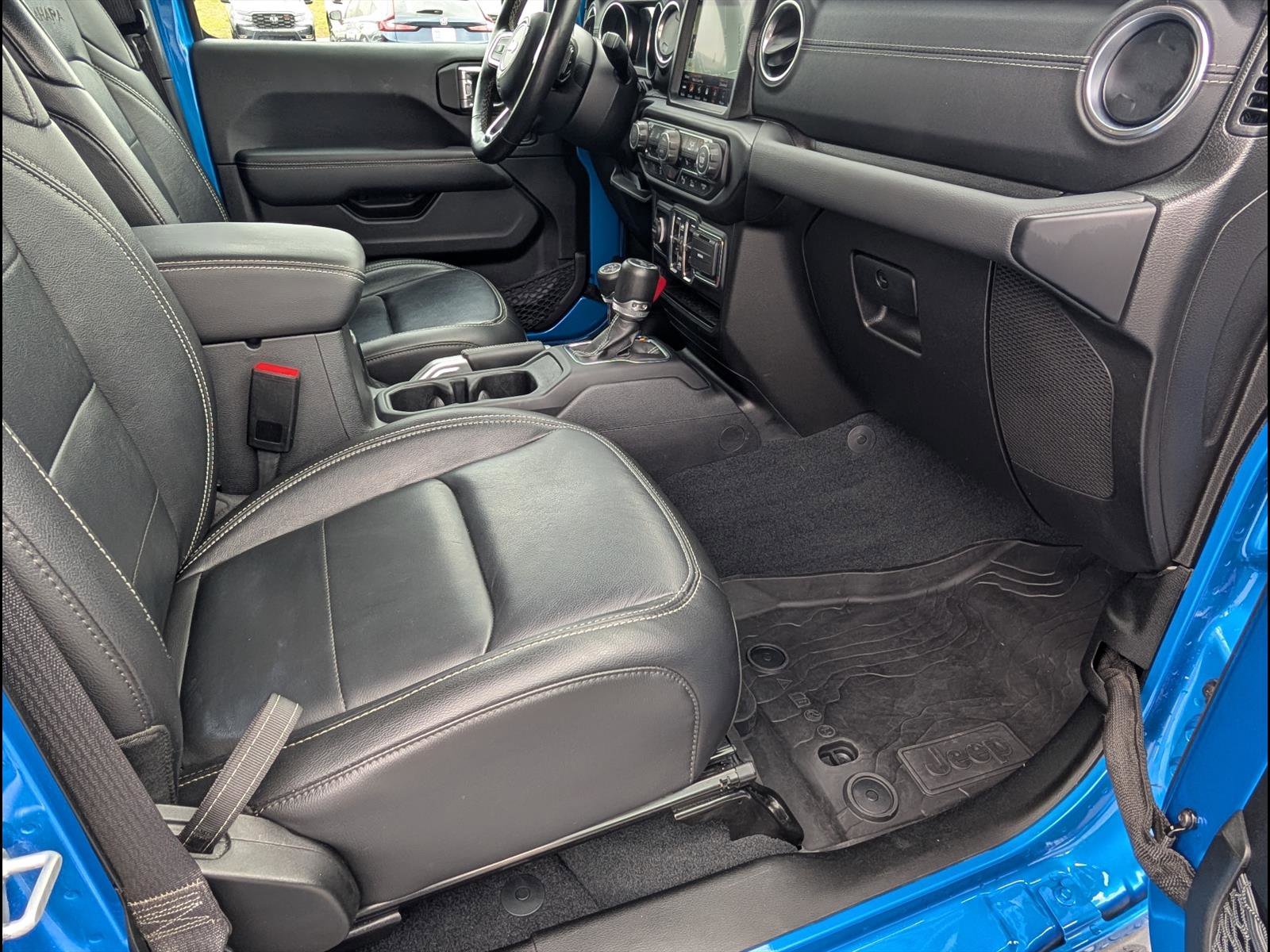 Used 2023 Jeep Wrangler Unlimited Sahara w/ Cold Weather Group image 19