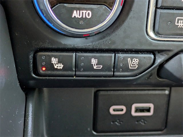 Used 2024 Chevrolet Suburban Premier image 23