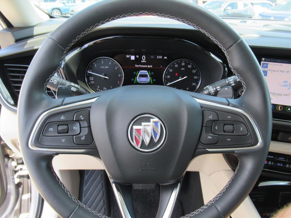 Used 2022 Buick Envision Avenir w/ Technology Package II image 22