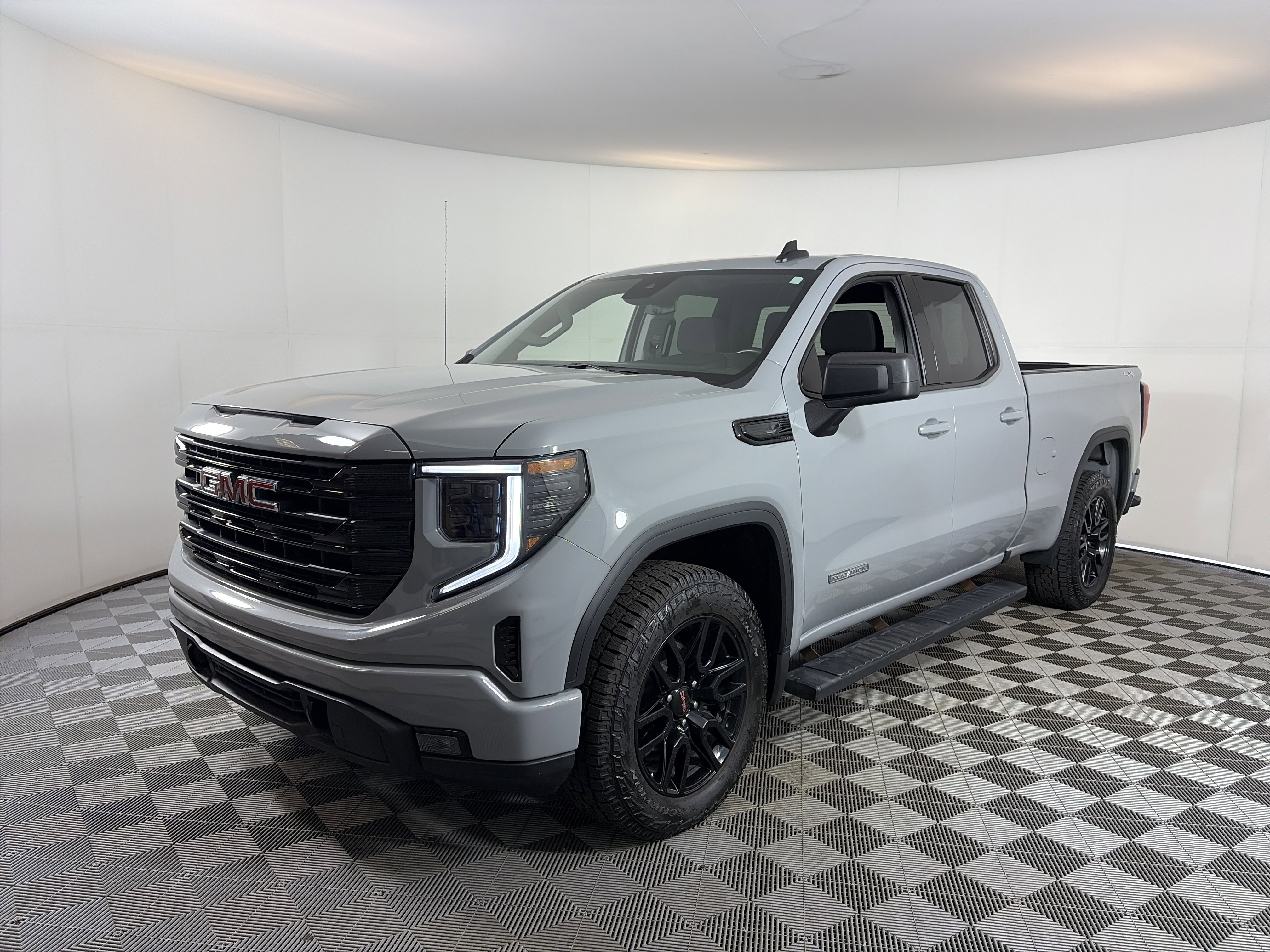 Certified 2024 GMC Sierra 1500 Elevation AWD/4WD image 2
