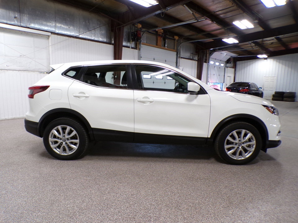 Used 2021 Nissan Rogue Sport S image 6